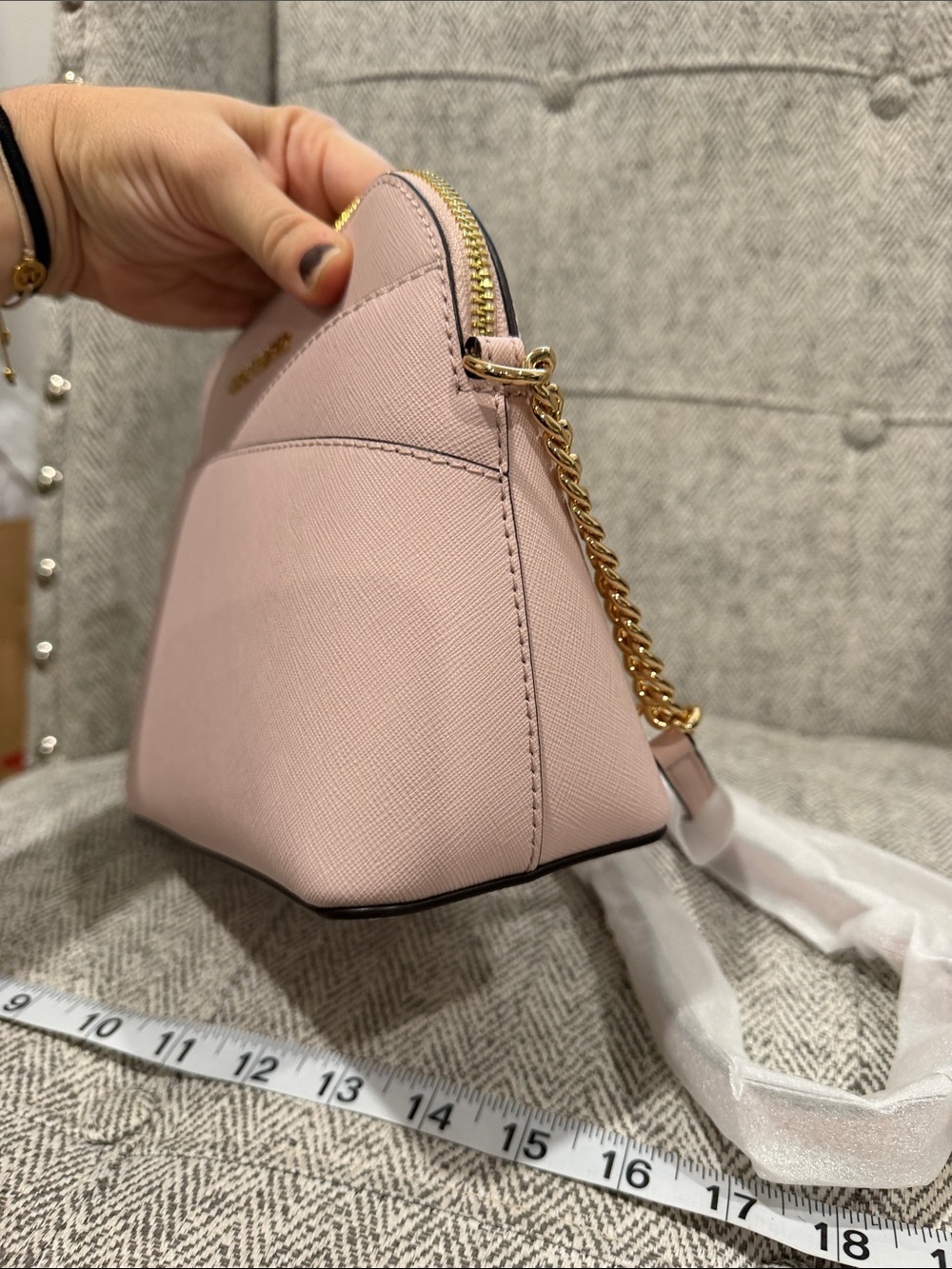 Michael Kors Pink Leather Crossbody with Gold Chain - Picture 5 of 9